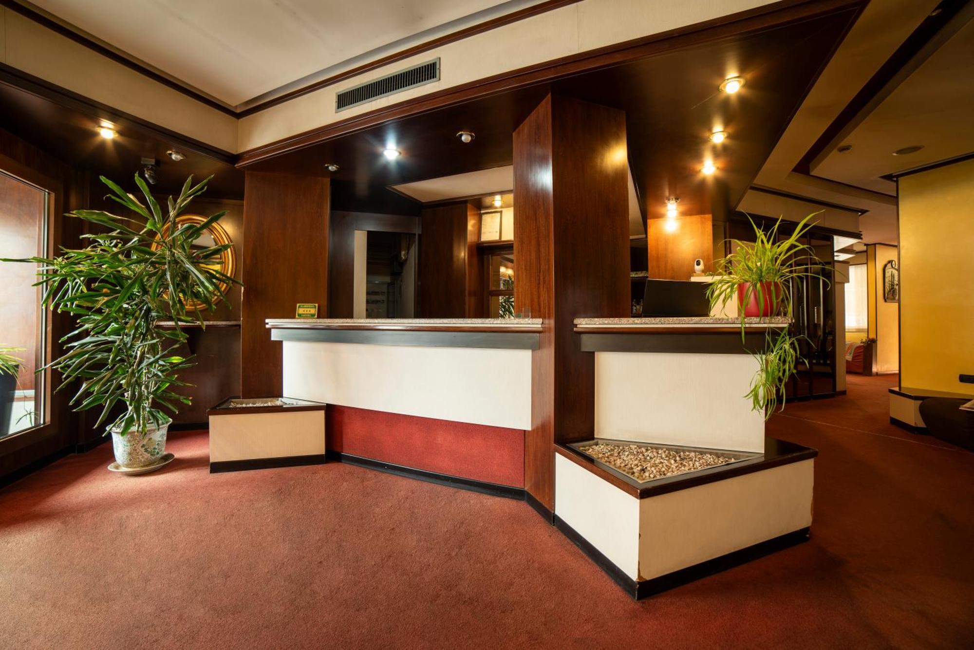 Hotel Victoria Varedo Eksteriør billede